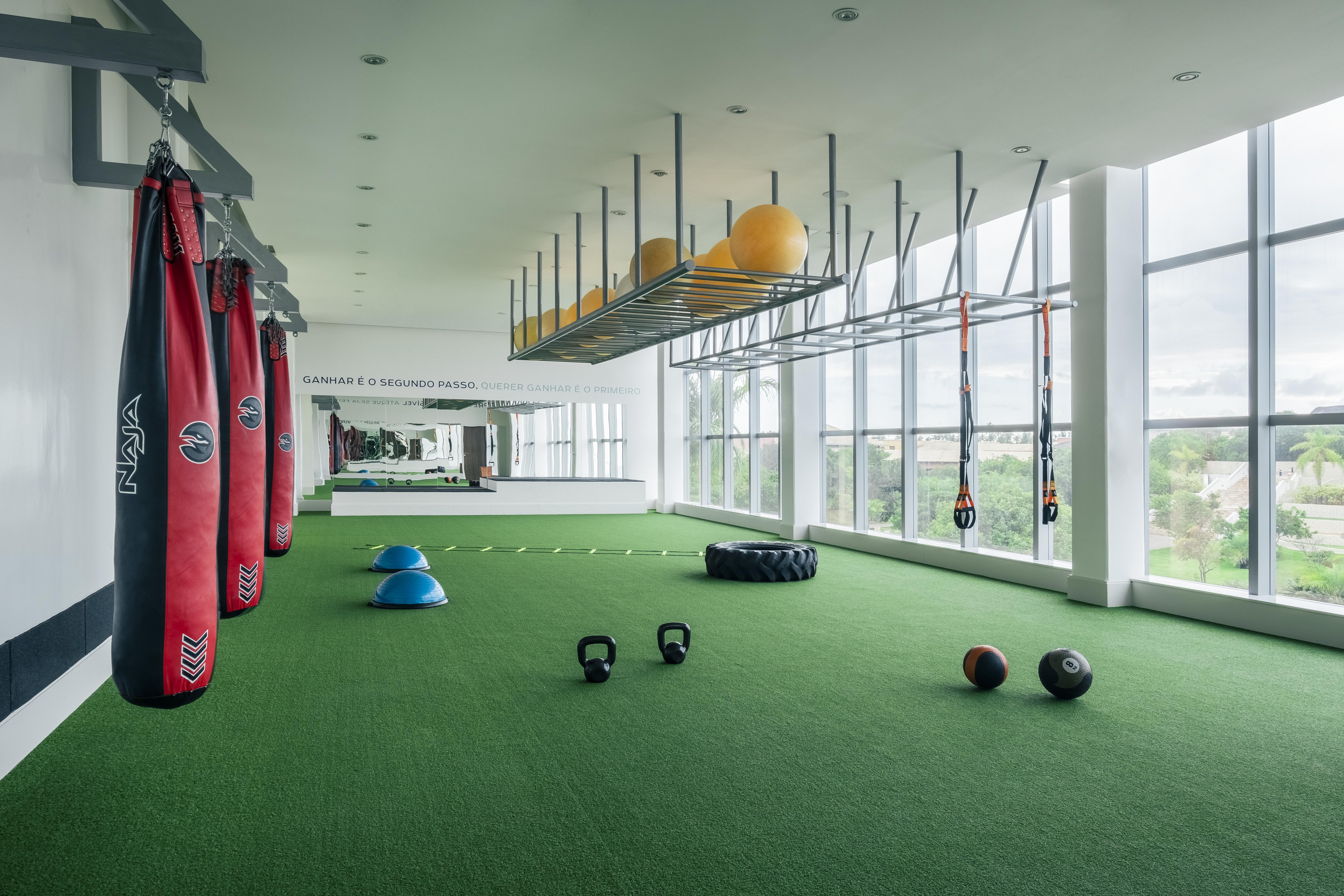 Iberostar Waves Bahia Hotel Praia do Forte Exterior foto The gym at the 1001 Club